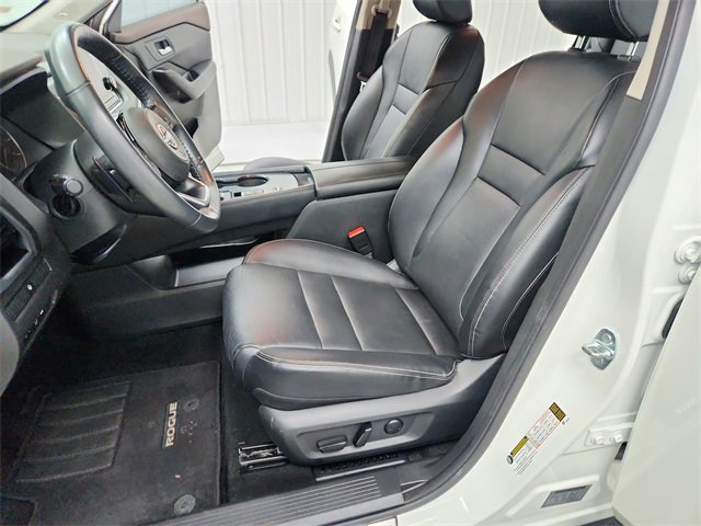 Used 2023 Nissan Rogue SL w/ SL Premium Package image 19