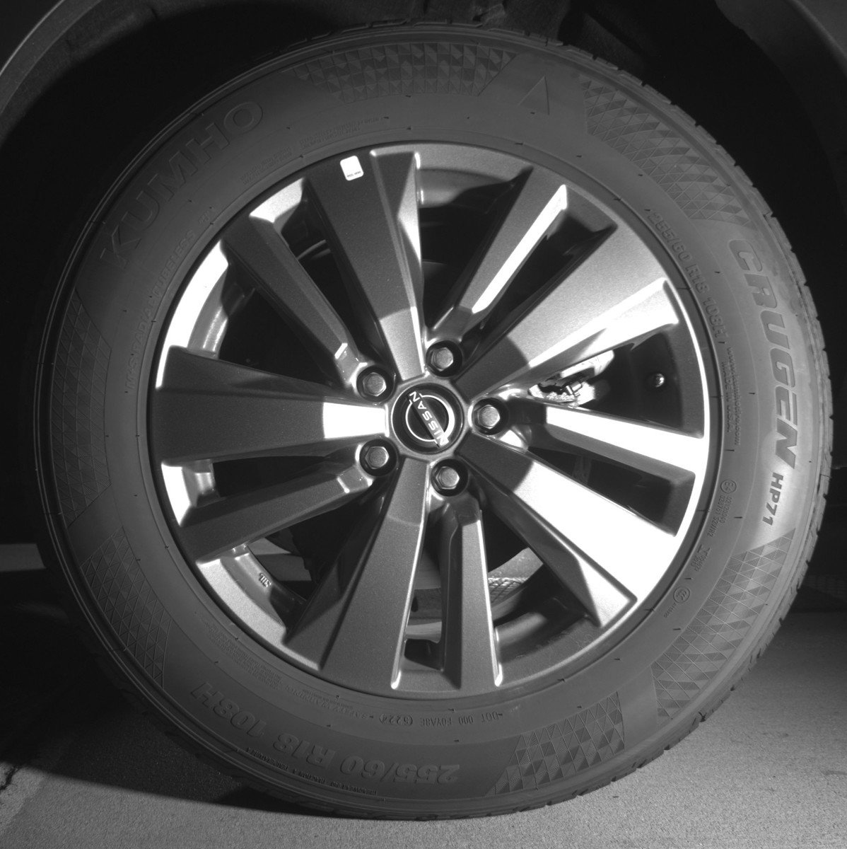 Used 2025 Nissan Pathfinder SV image 14