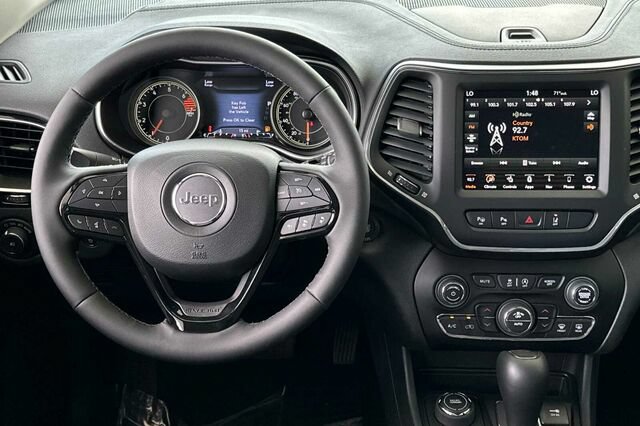 New 2023 Jeep Cherokee Altitude Lux AWD/4WD image 14