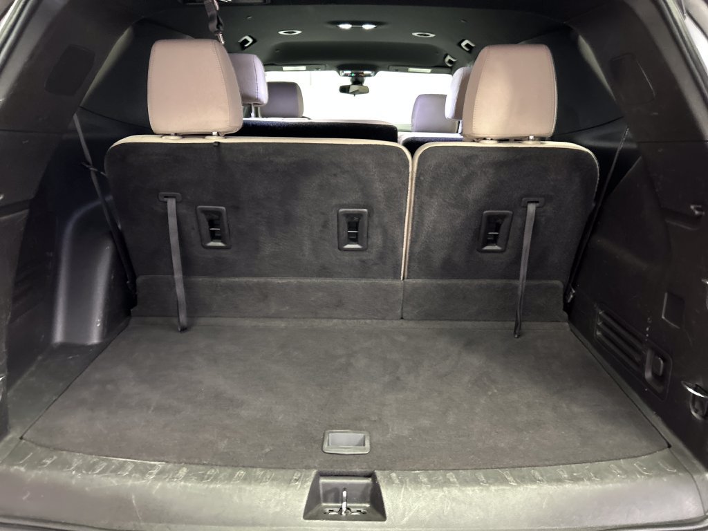 Used 2023 Chevrolet Traverse LS FWD image 24