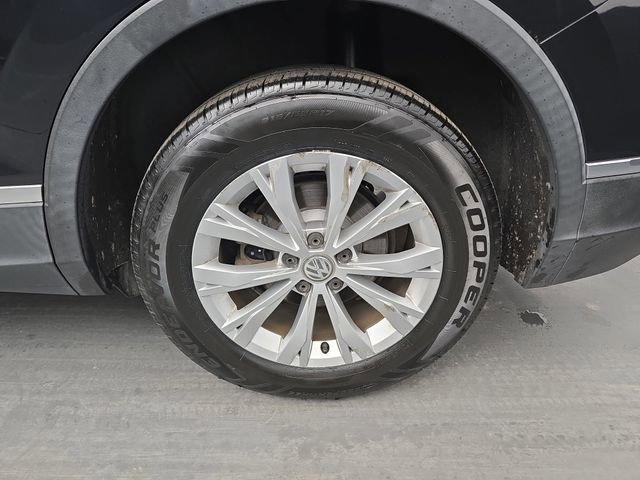 Used 2018 Volkswagen Tiguan SE image 17