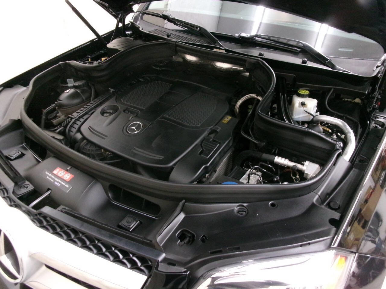 Used 2015 Mercedes-Benz GLK 350 4MATIC image 35