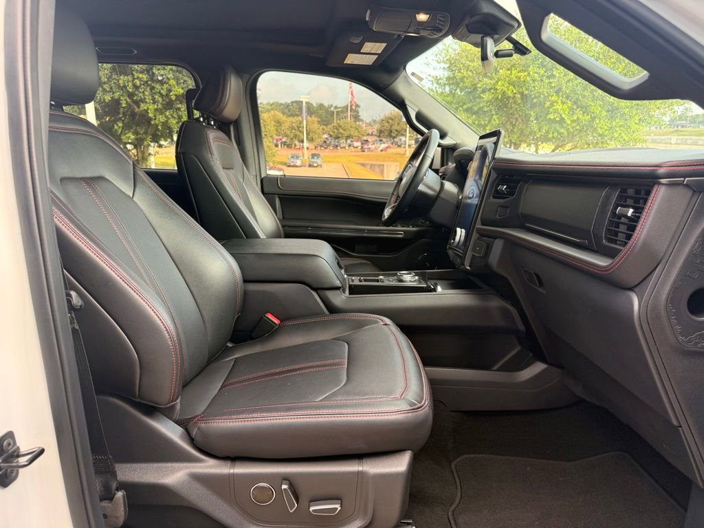 Used 2024 Ford Expedition Limited RWD image 11