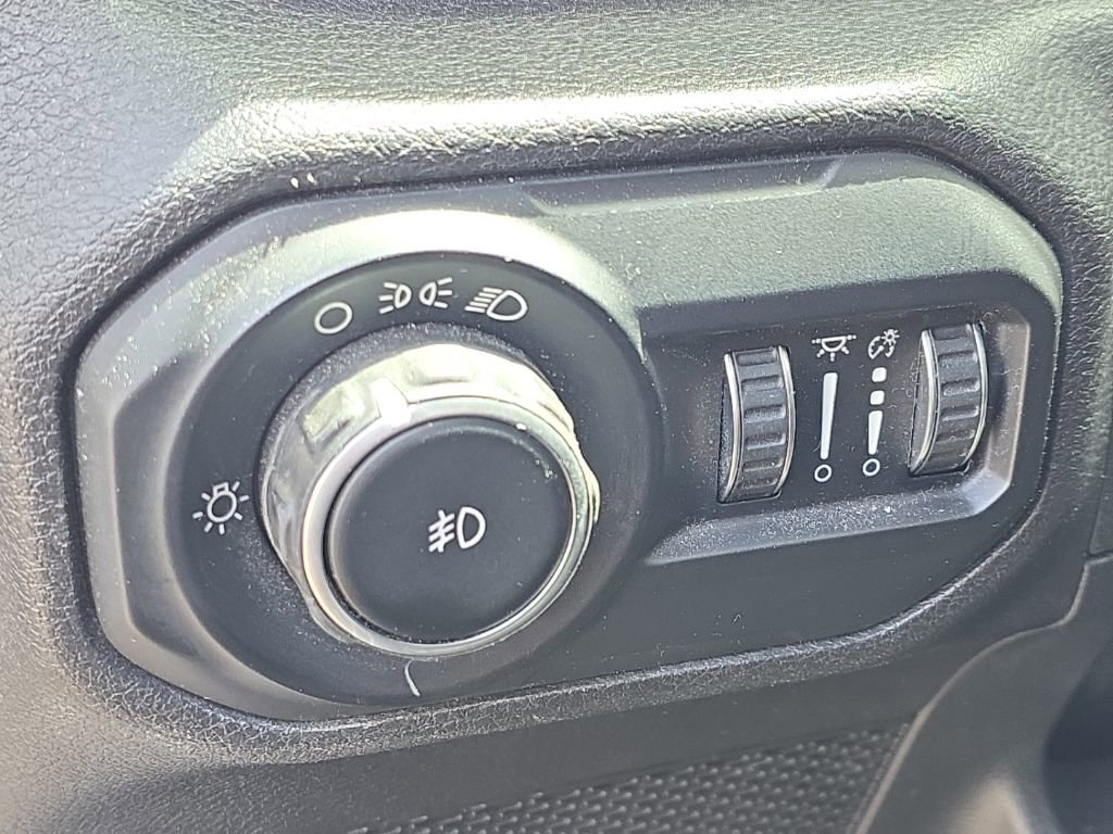 Used 2020 Jeep Wrangler Sport image 15