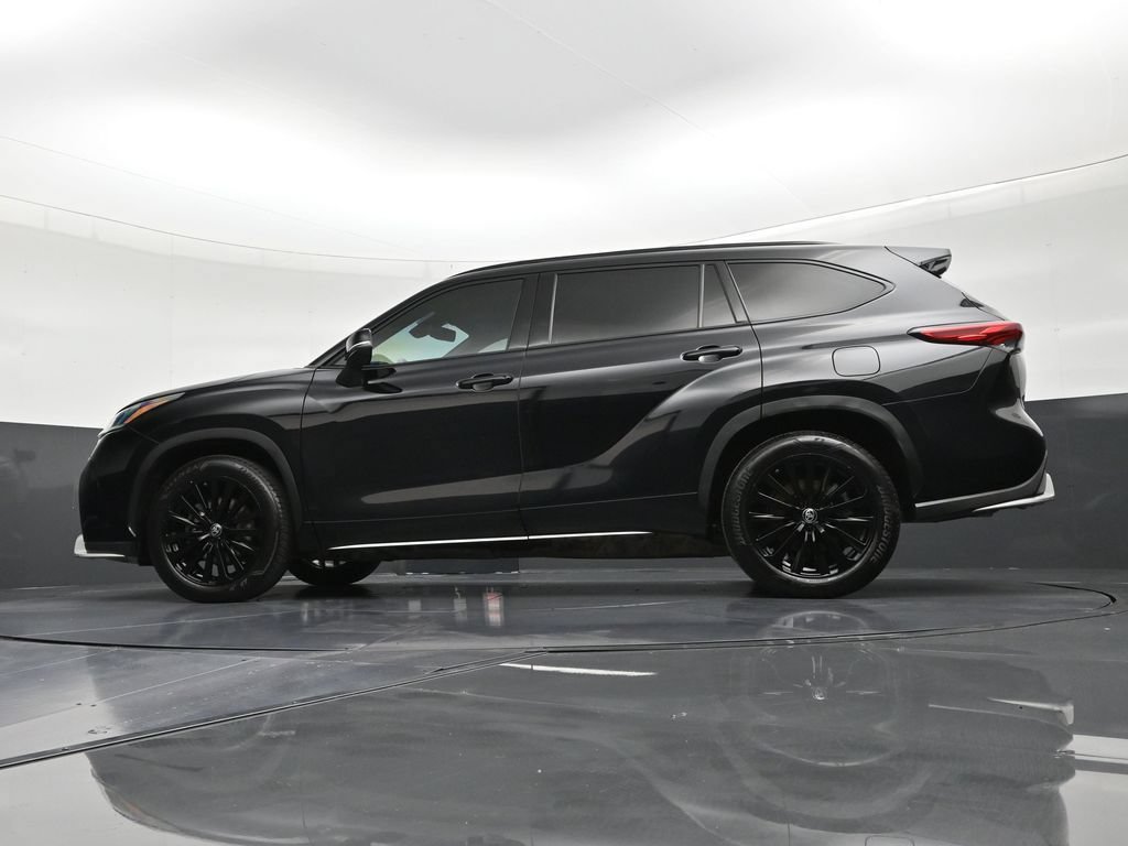 Used 2023 Toyota Highlander XSE FWD image 22