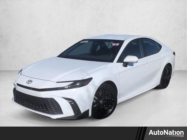Used 2025 Toyota Camry SE w/ Convenience Package image 1
