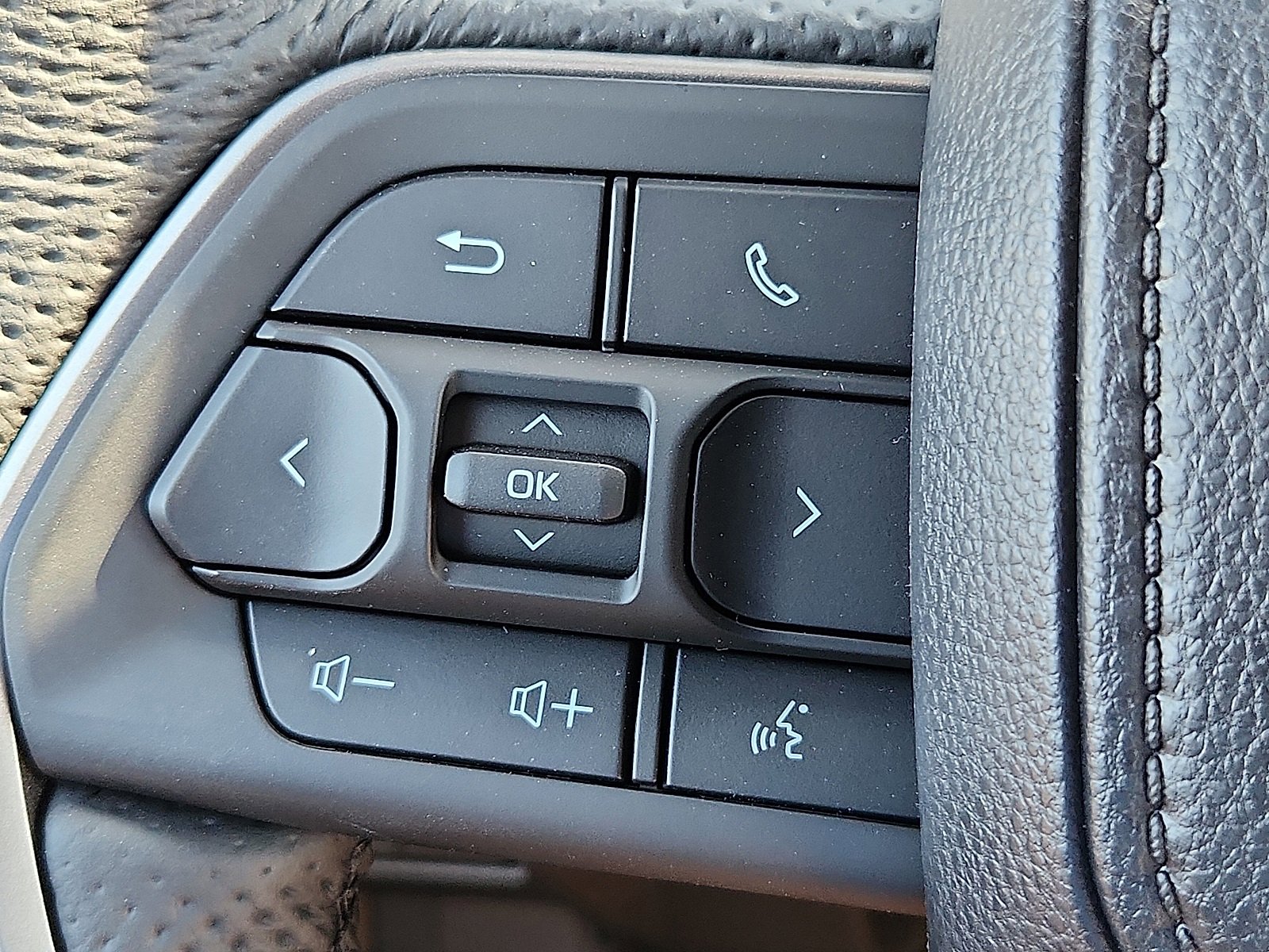 New 2025 Toyota Tacoma TRD Sport image 18