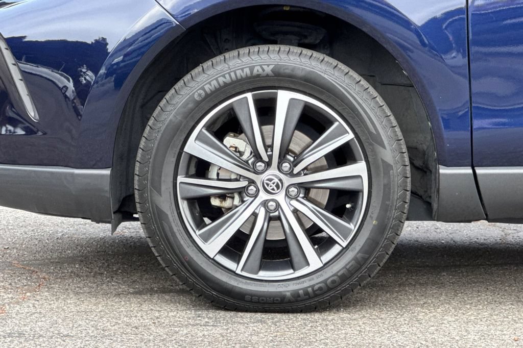 Certified 2021 Toyota Venza LE AWD/4WD image 25
