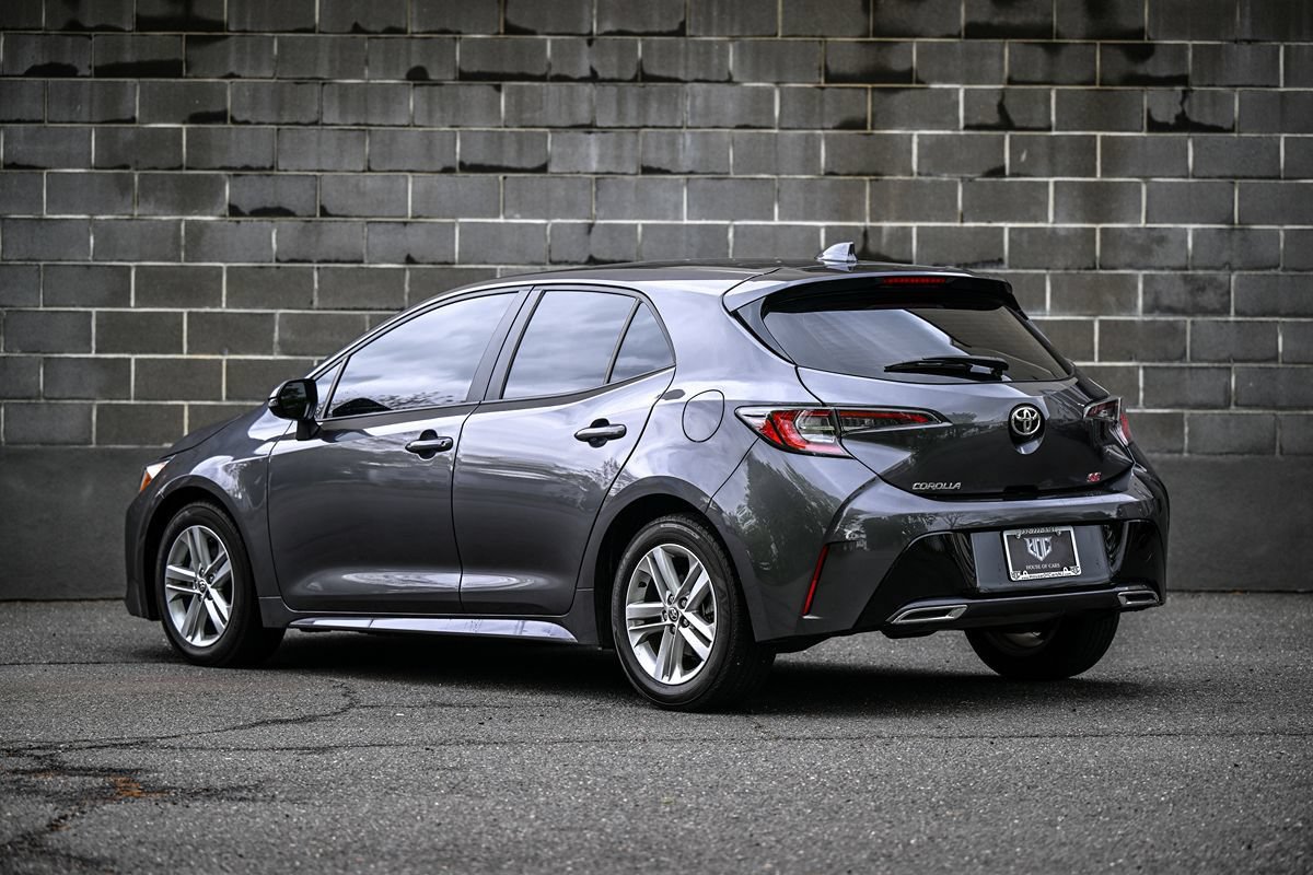 Used 2021 Toyota Corolla SE w/ SE Preferred Package FWD image 4