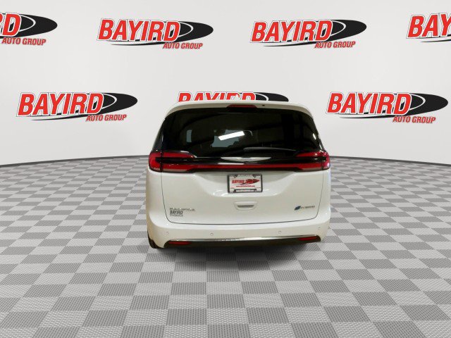 Used 2021 Chrysler Pacifica Touring-L image 8