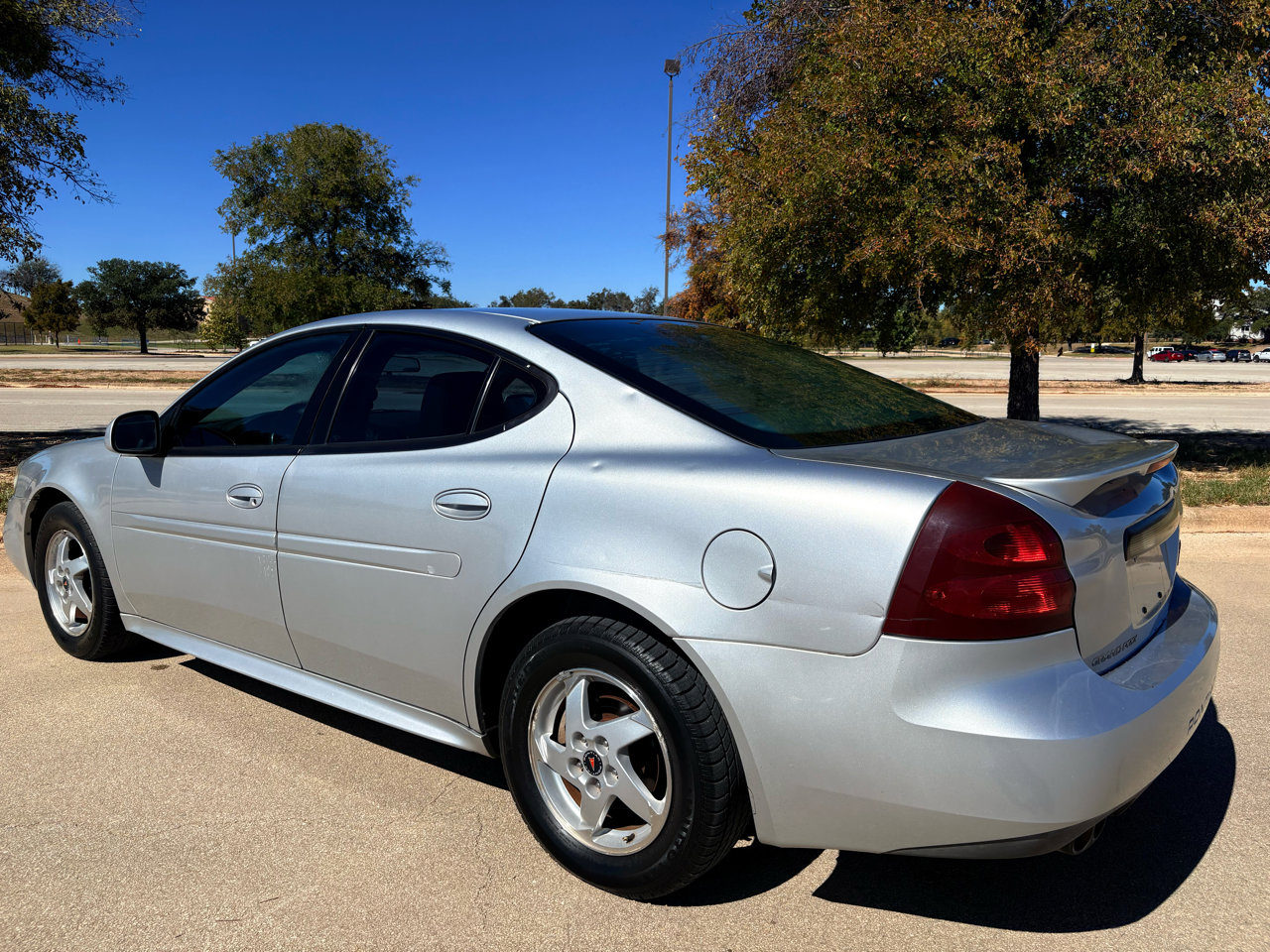 Used 2004 Pontiac Grand Prix GT2 image 7