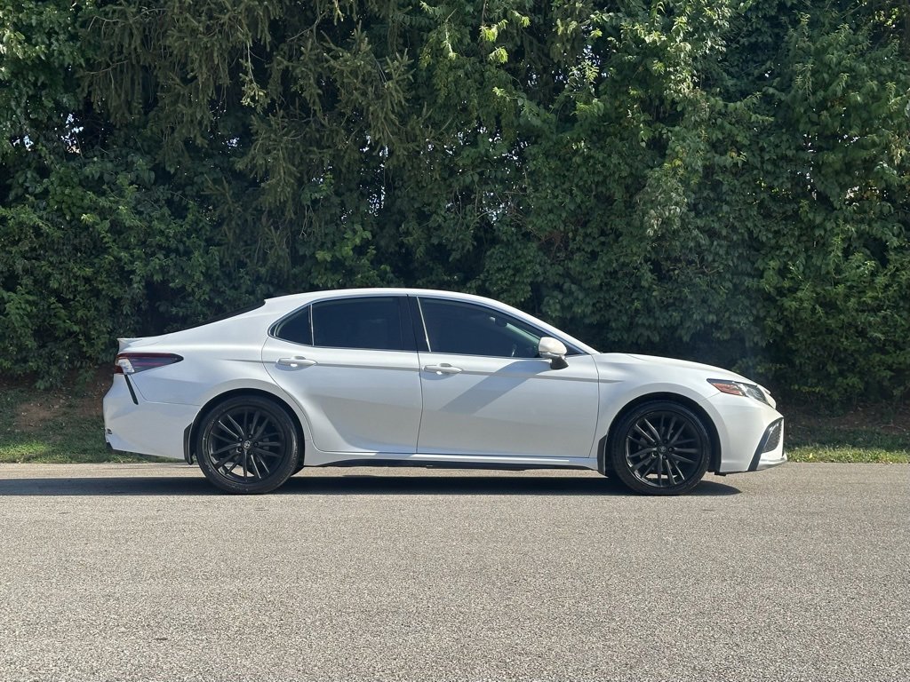 Used 2022 Toyota Camry XSE image 5