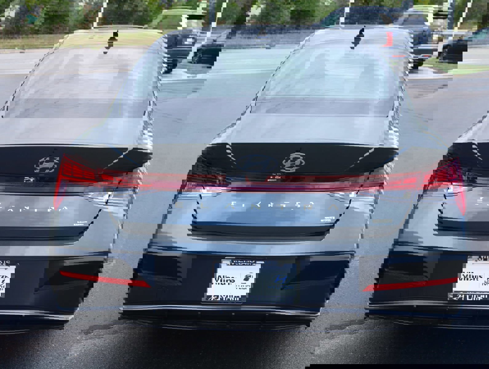 New 2025 Hyundai Elantra Limited image 4