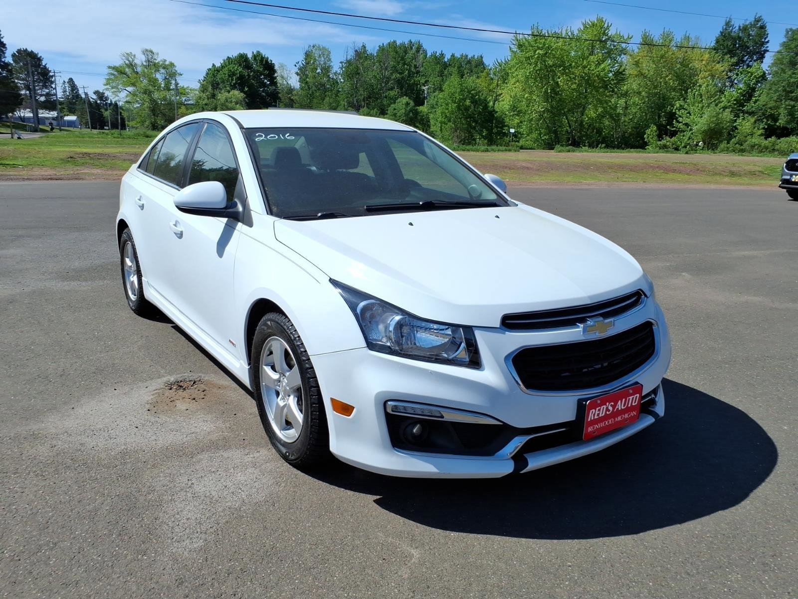 Used 2016 Chevrolet Cruze LT FWD image 8