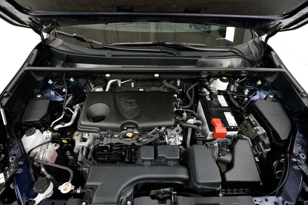 Used 2023 Toyota RAV4 XLE Premium image 3