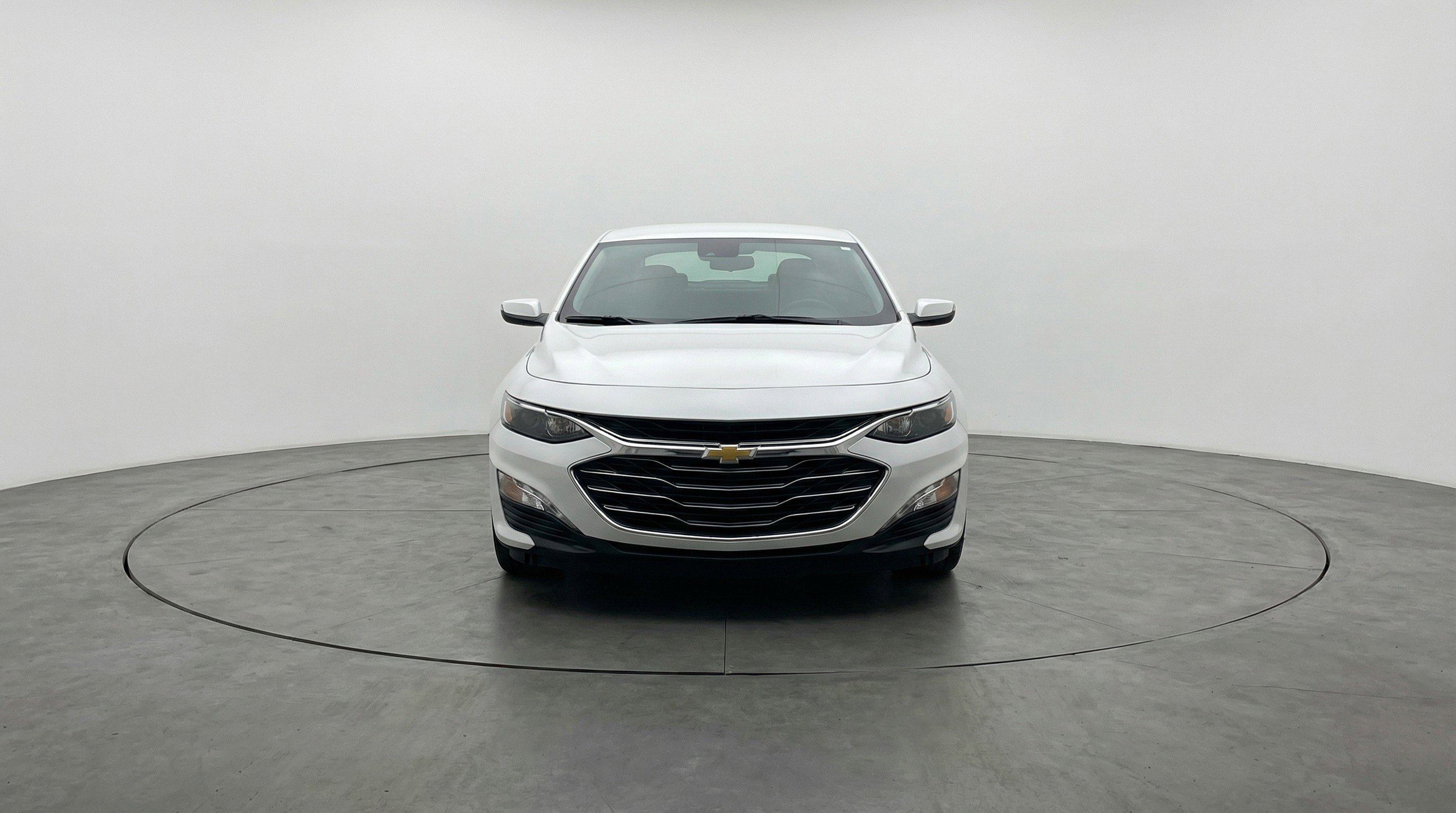 Used 2024 Chevrolet Malibu LT image 2