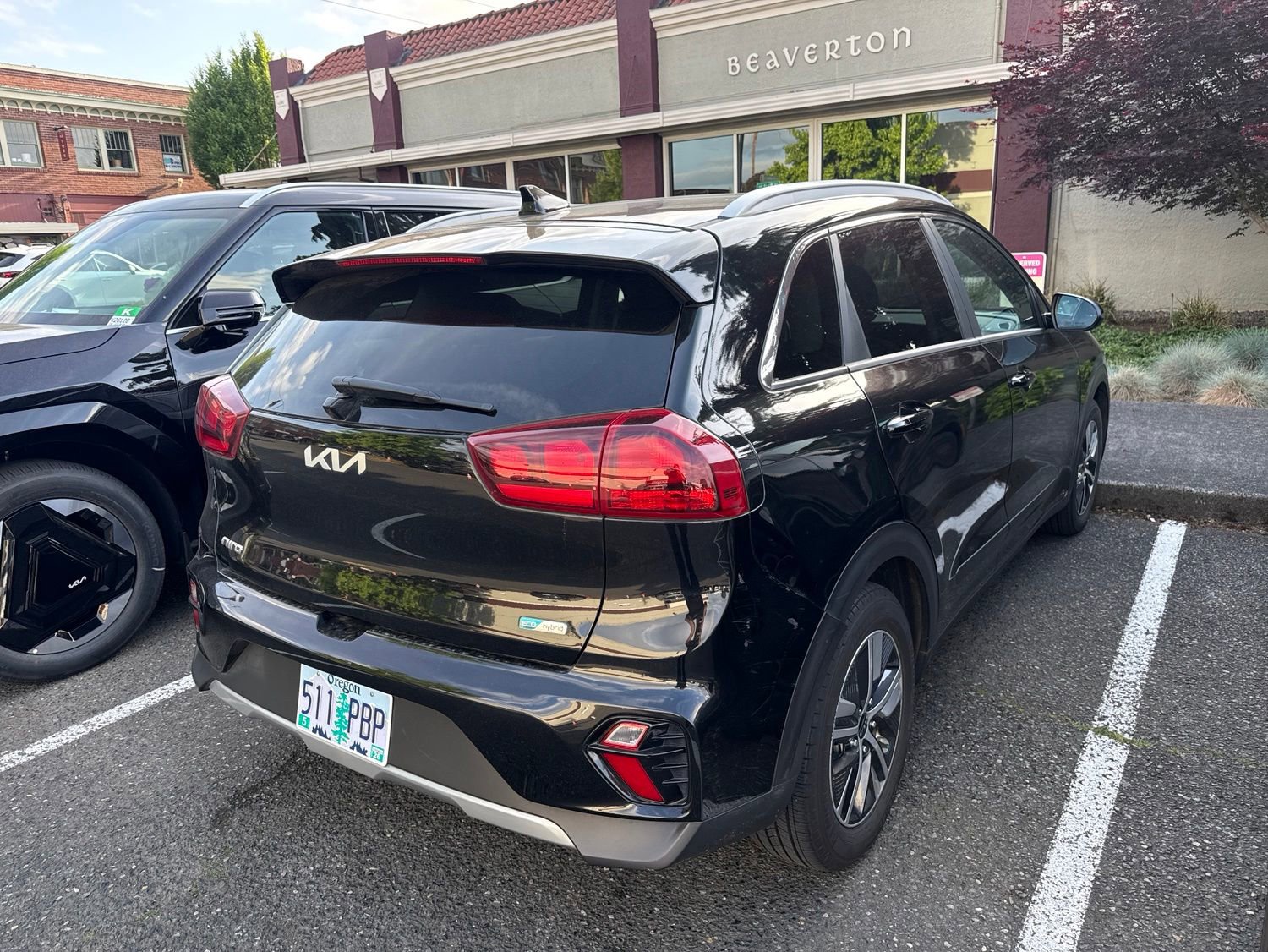Certified 2022 Kia Niro LXS w/ Digital Cluster Package FWD image 3