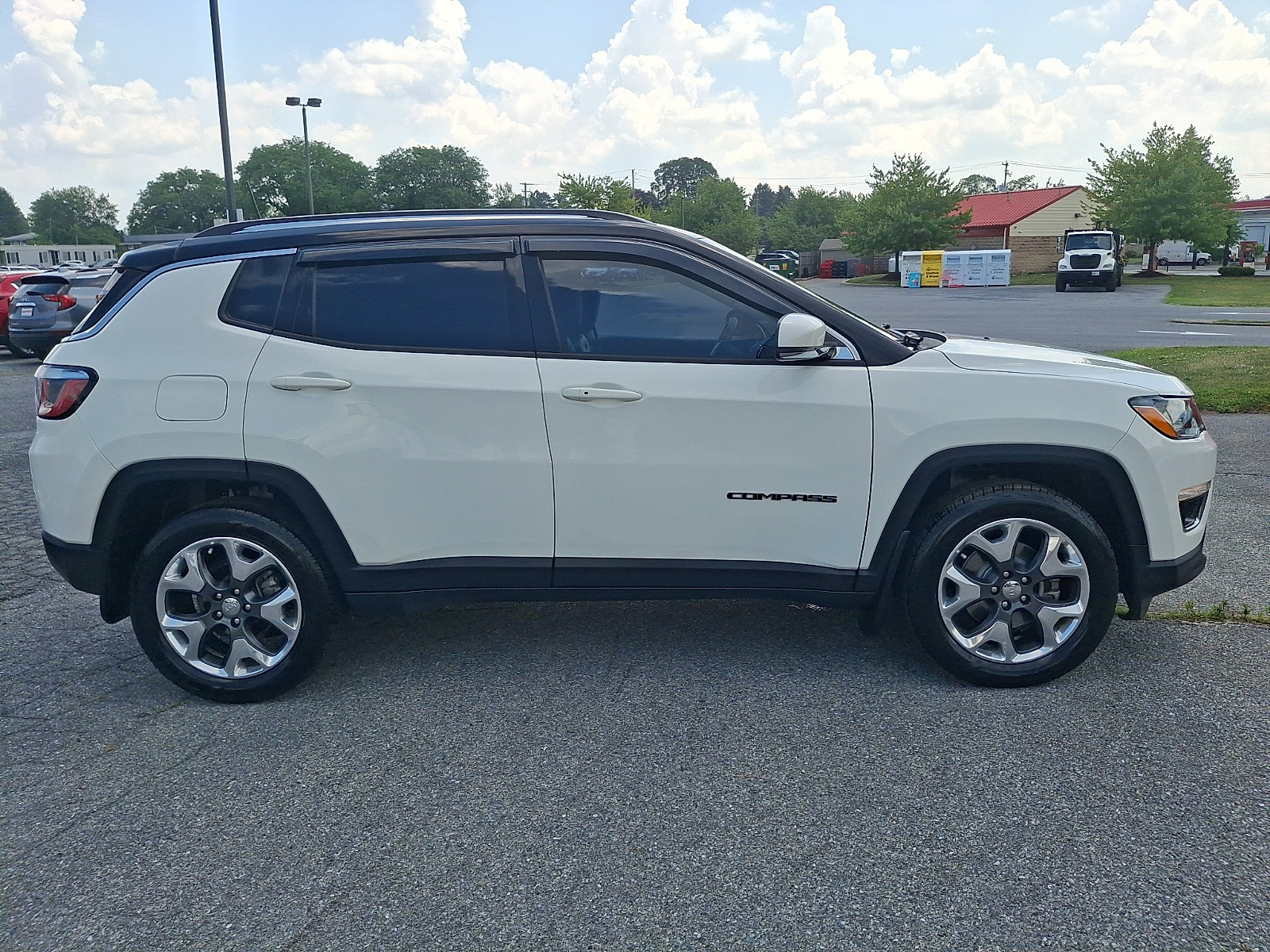 Used 2018 Jeep Compass Limited w/ Navigation Group AWD/4WD image 7
