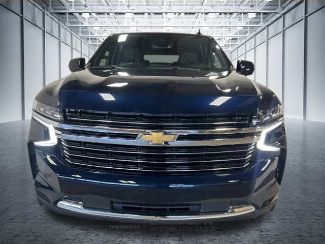 Used 2023 Chevrolet Suburban LT image 2