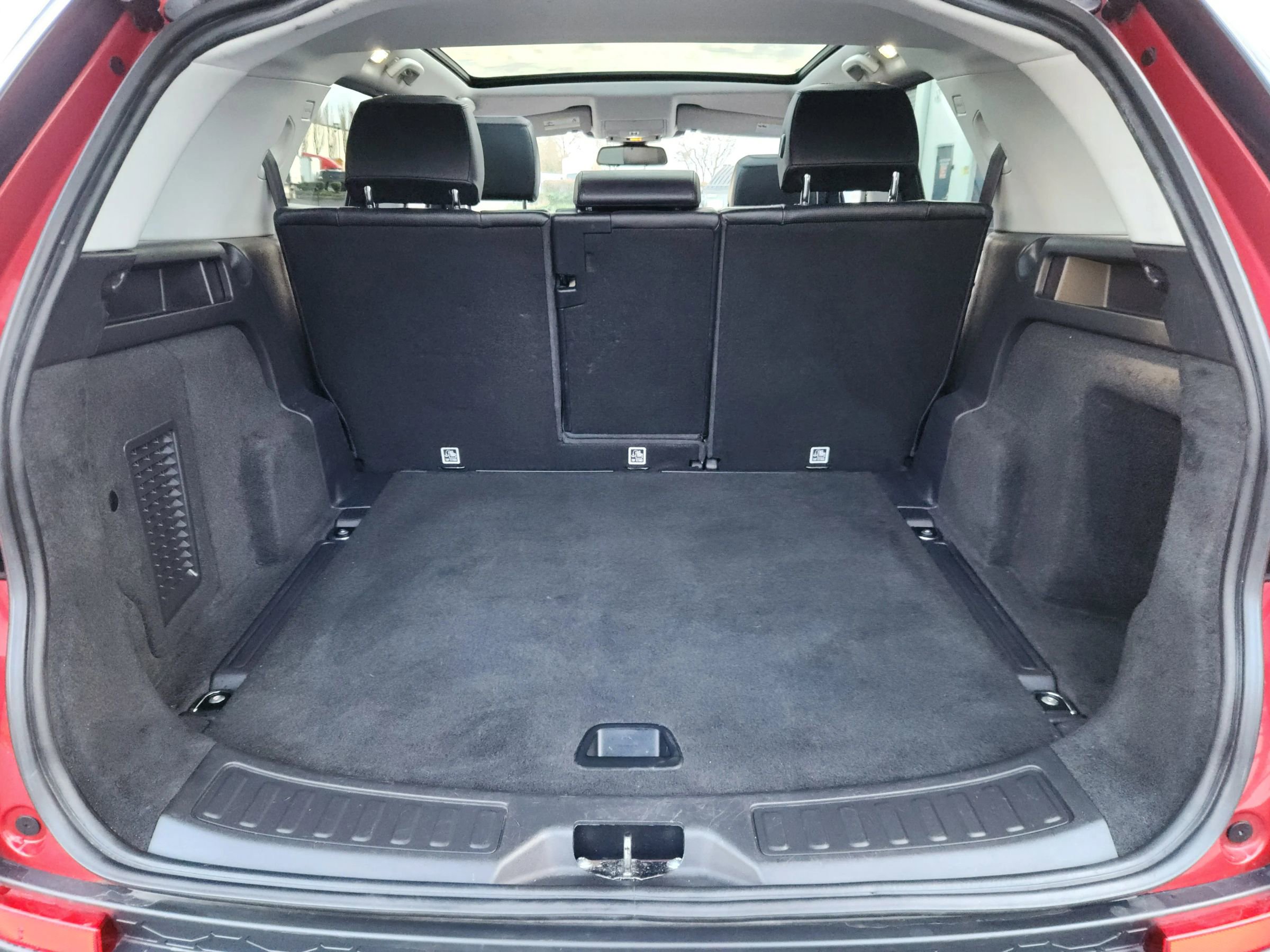 Used 2018 Land Rover Discovery Sport HSE image 21