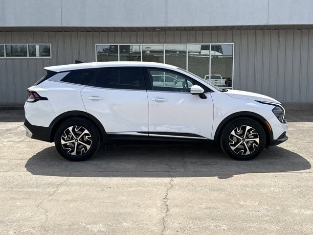 Used 2025 Kia Sportage EX image 2
