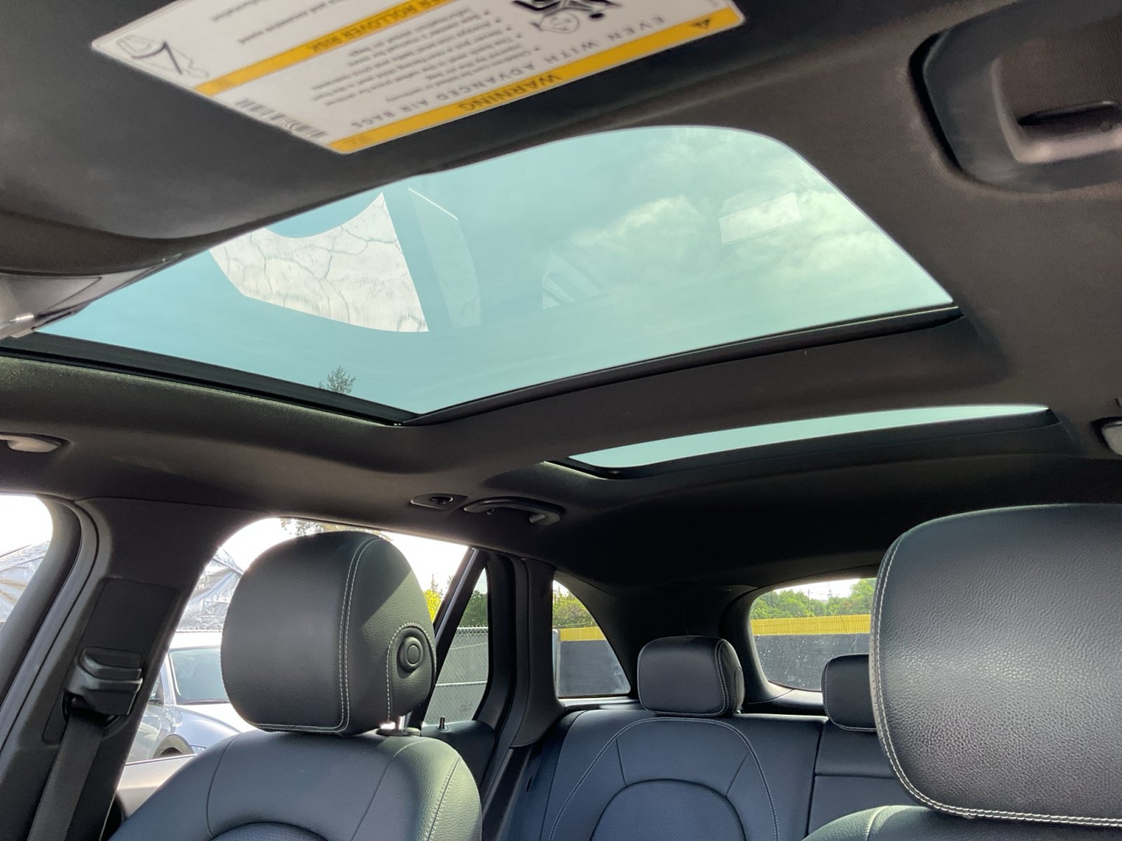 Used 2019 Mercedes-Benz GLC 350e 4MATIC image 28