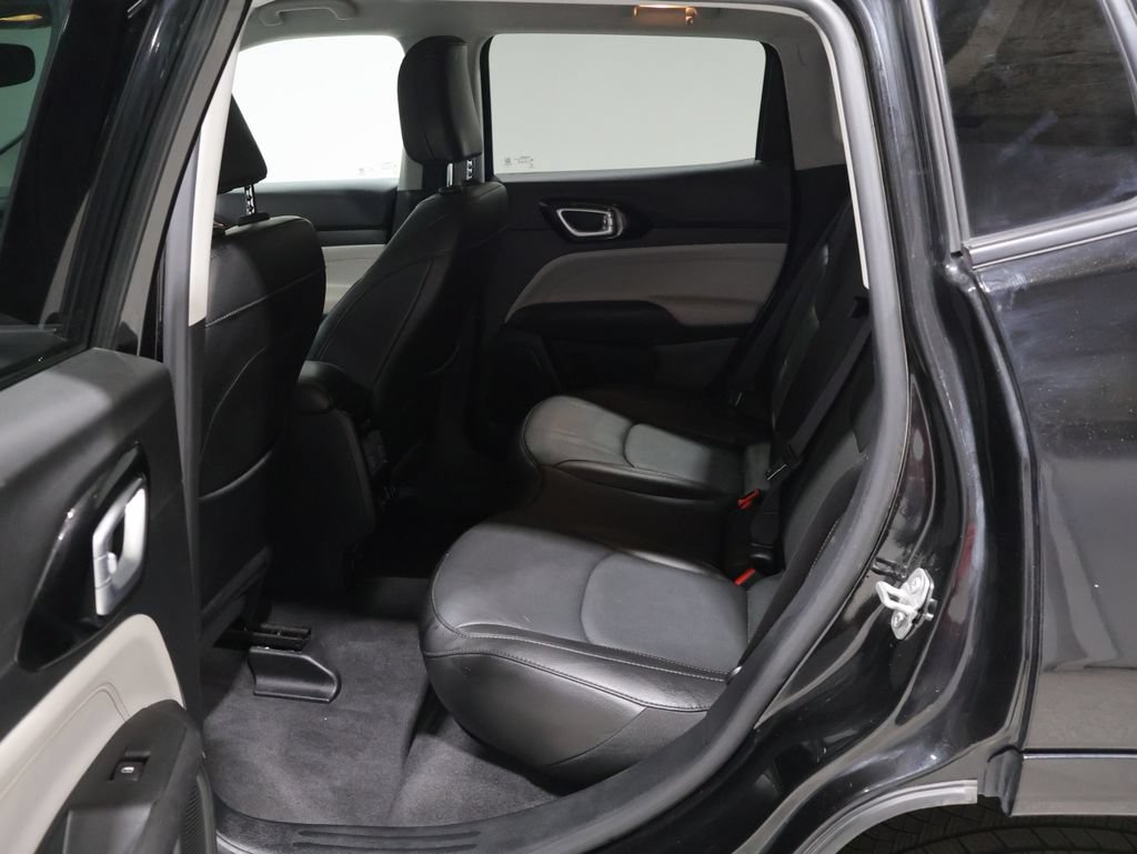 Used 2022 Jeep Compass Limited w/ Elite Group AWD/4WD image 17
