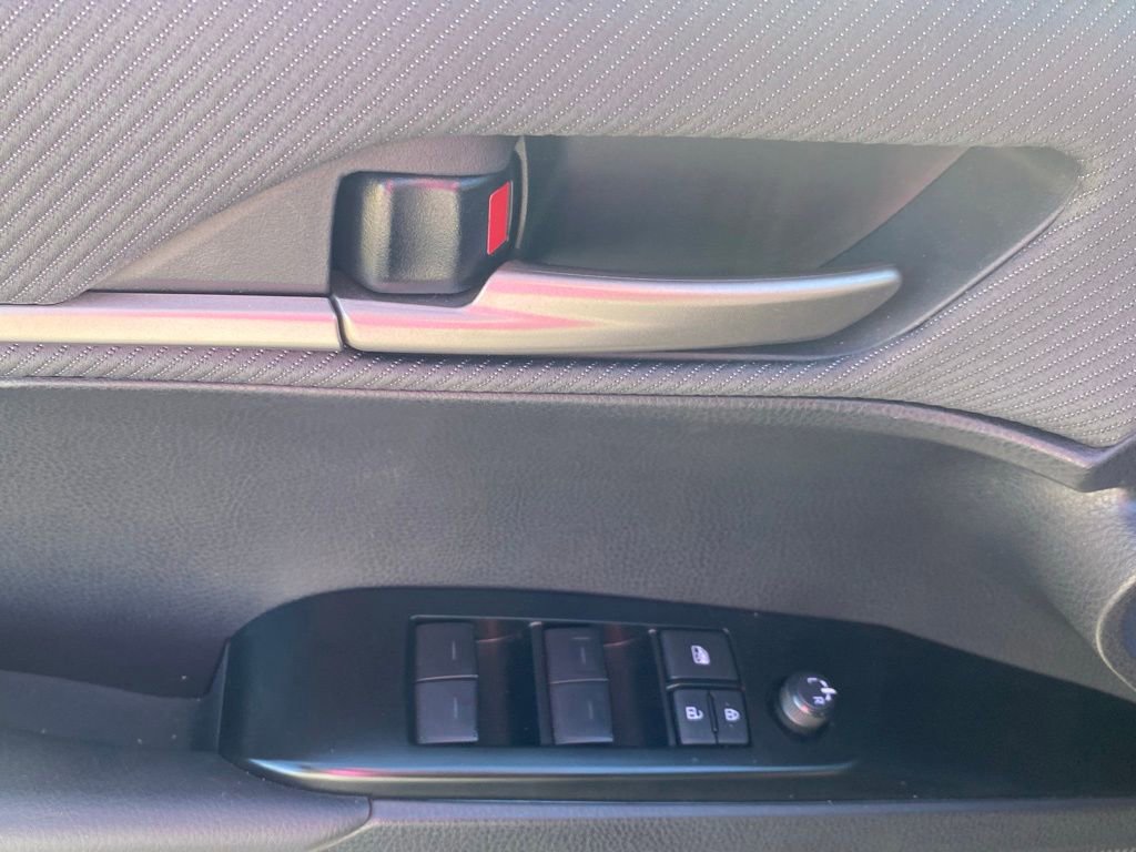 Used 2025 Toyota Camry SE image 23