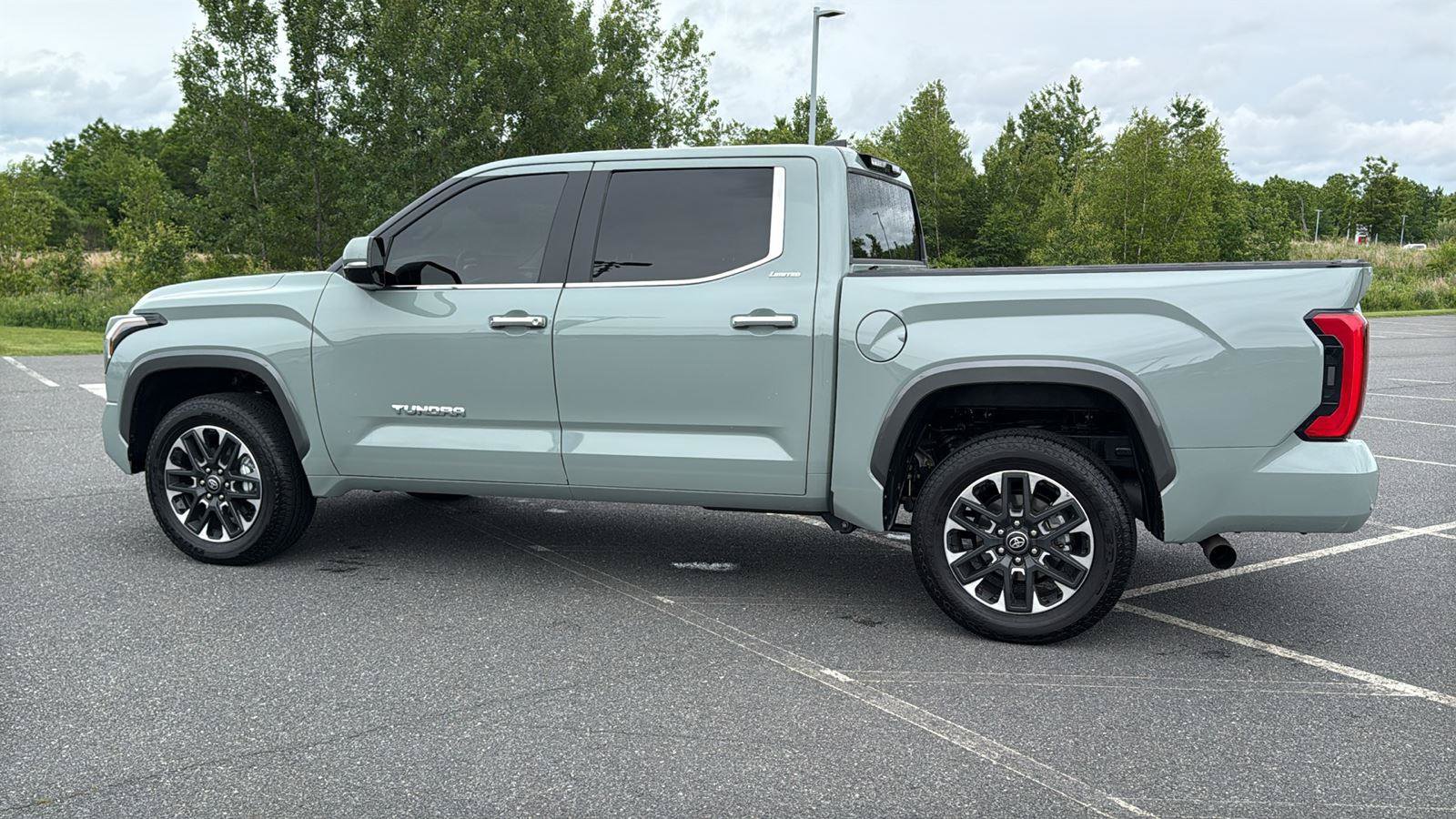 Used 2026 Toyota Tundra Limited AWD/4WD image 11