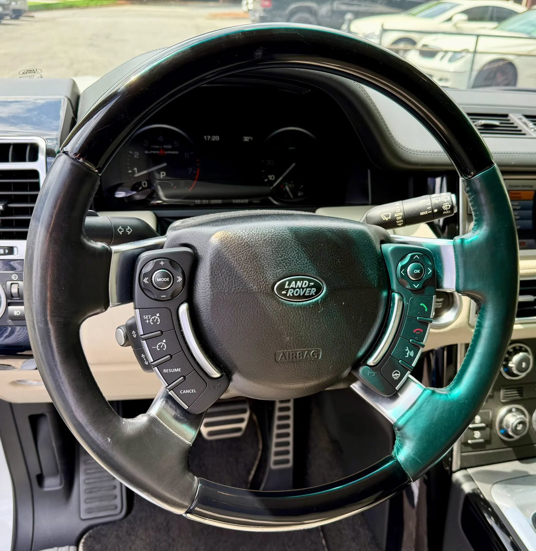Used 2011 Land Rover Range Rover Autobiography AWD/4WD image 19