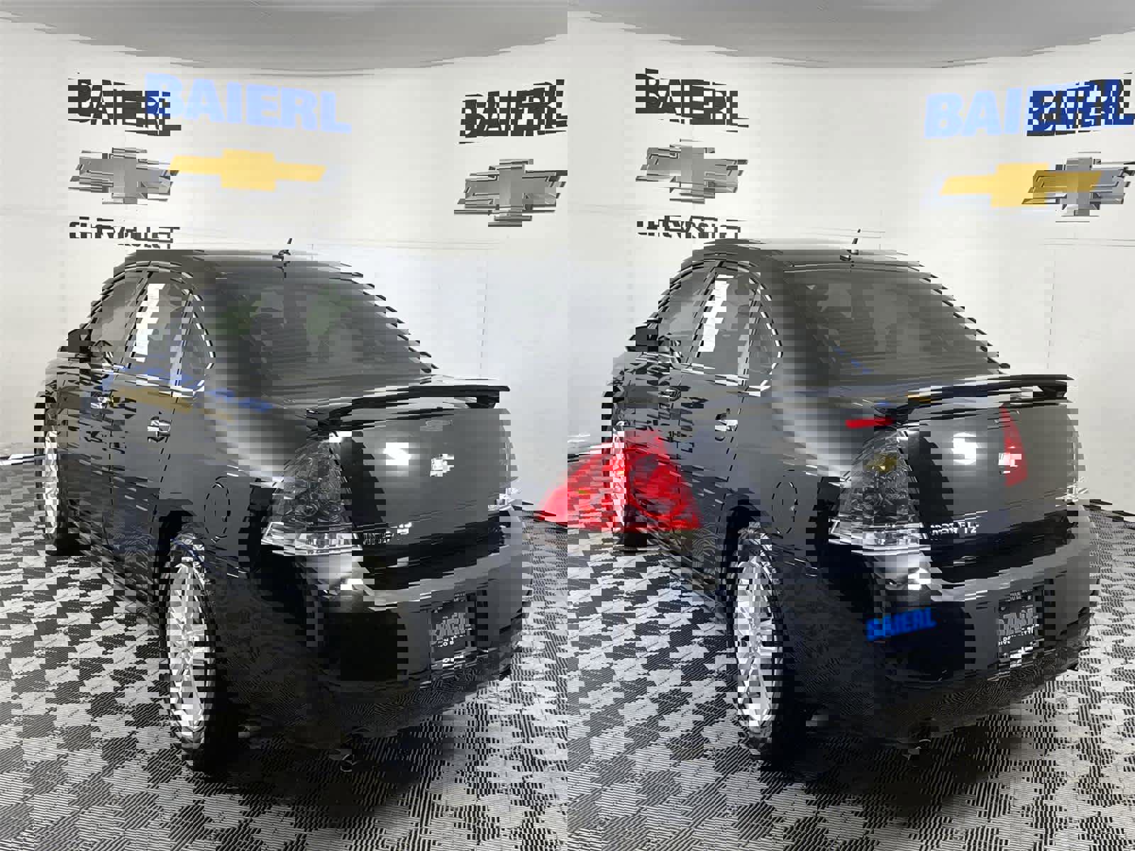 Used 2012 Chevrolet Impala LTZ FWD image 3