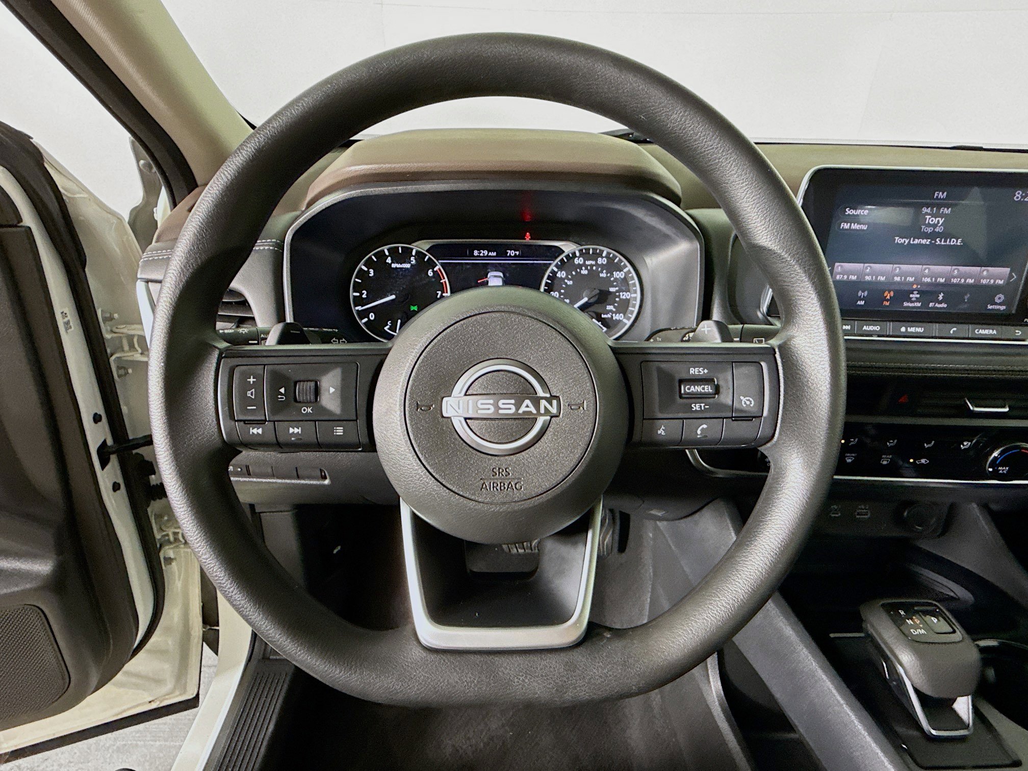 Used 2022 Nissan Rogue S image 11