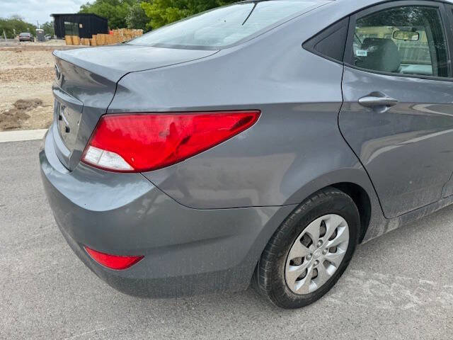 Used 2017 Hyundai Accent SE image 9
