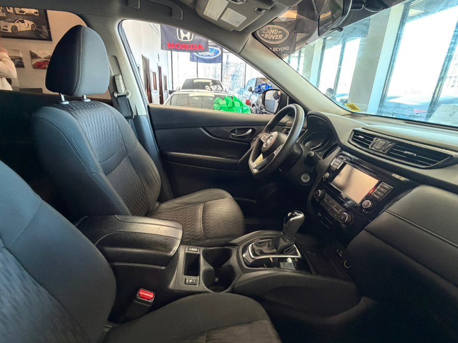 Used 2018 Nissan Rogue S image 33