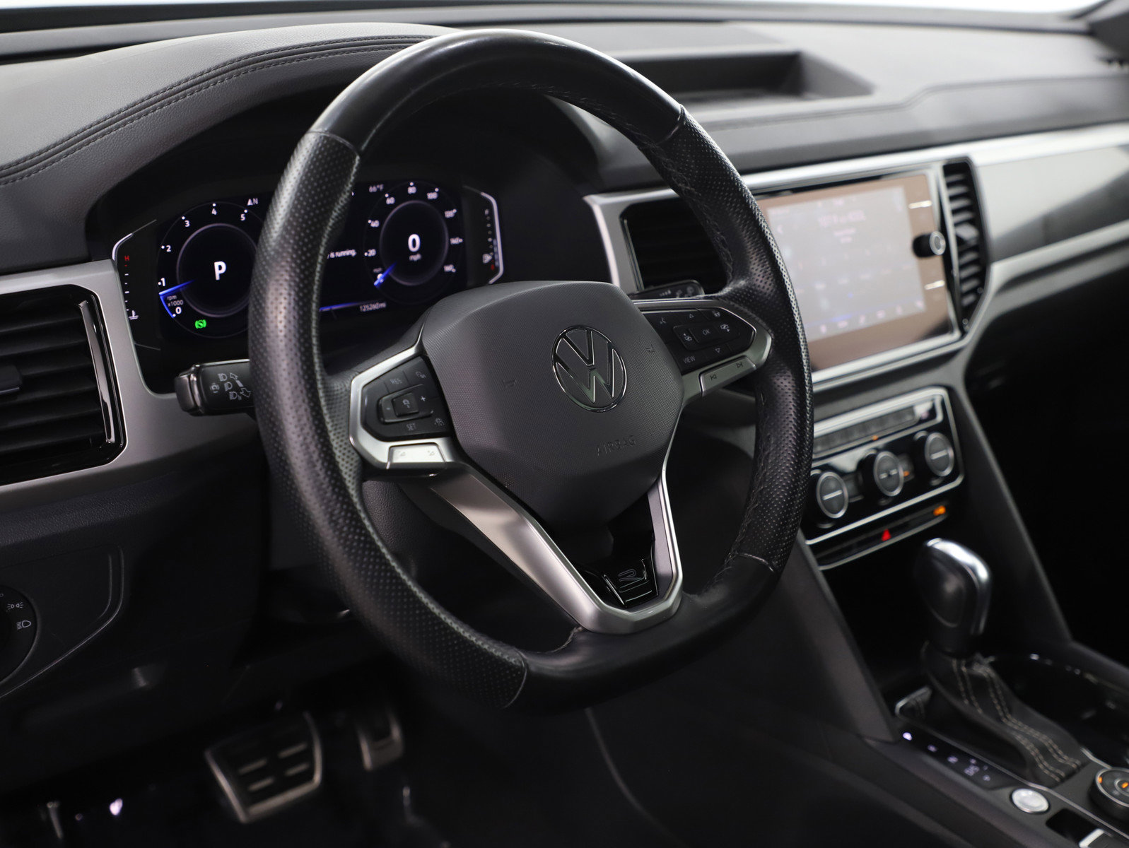 Used 2022 Volkswagen Atlas Cross Sport SEL R-Line image 21