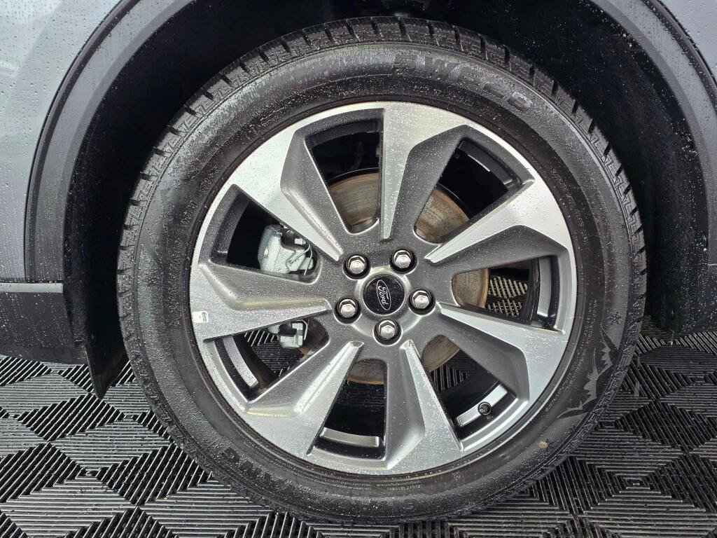 Used 2024 Ford Escape Platinum AWD/4WD image 11