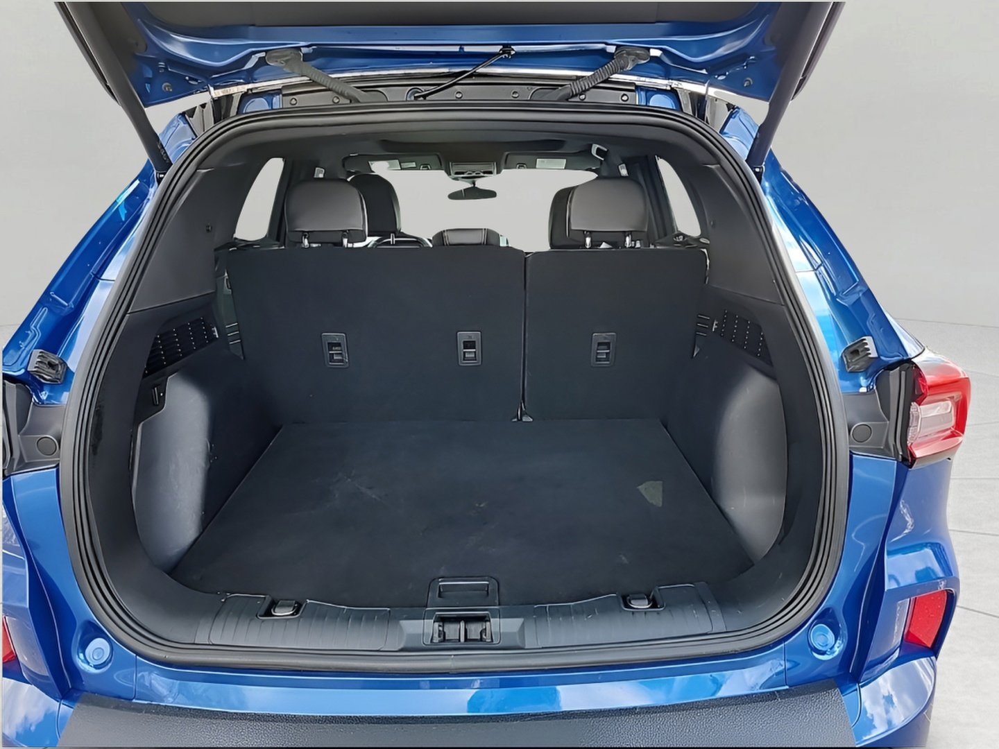 Certified 2023 Ford Escape ST-Line Select w/ Tech Pack #2 AWD/4WD image 11