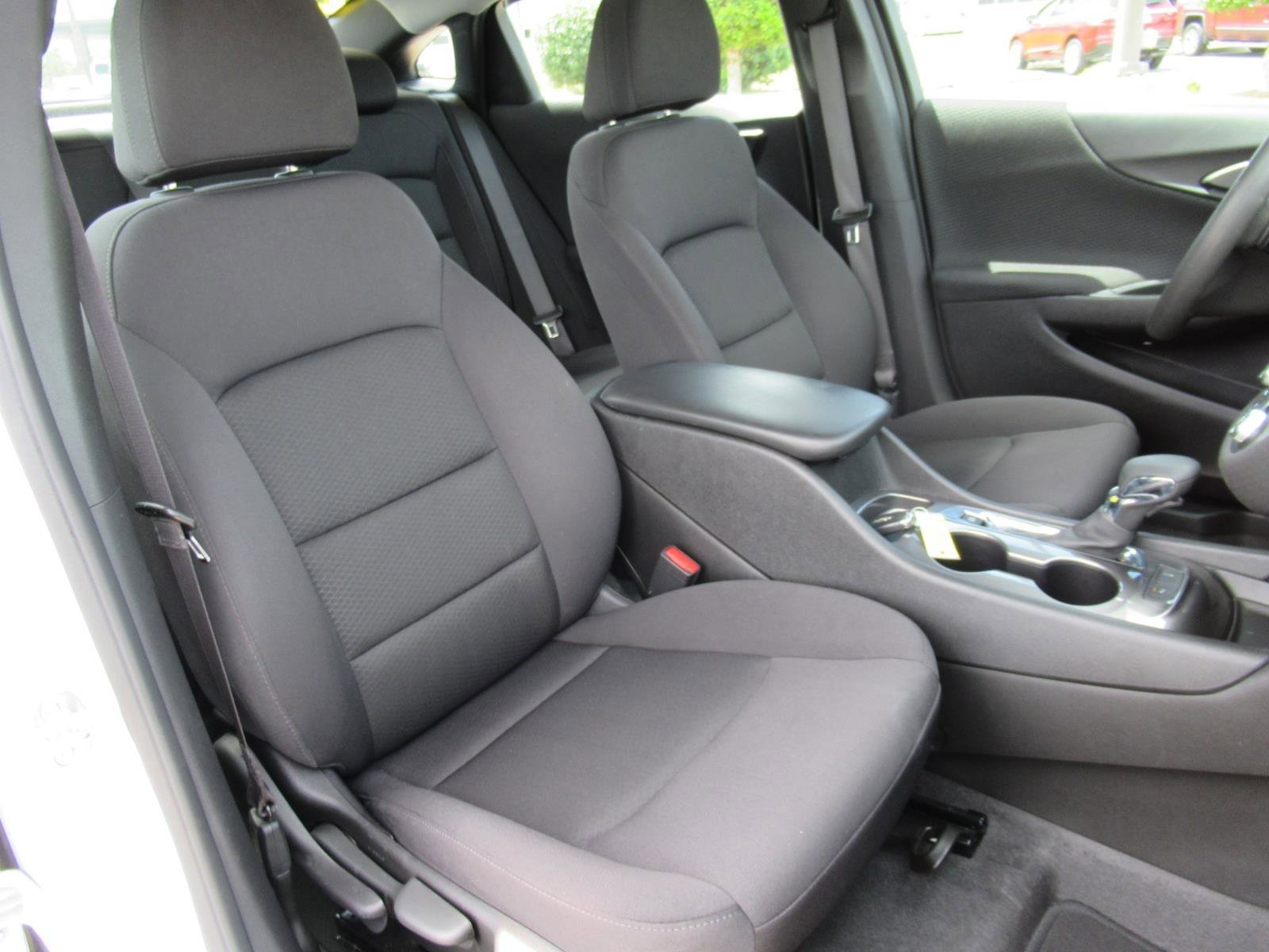 Used 2024 Chevrolet Malibu LS FWD image 9