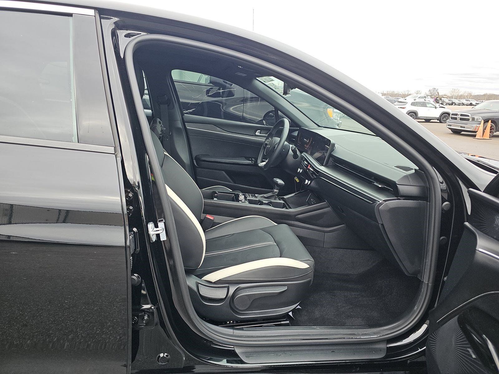 Used 2025 Kia K5 GT-Line w/ GT-Line Premium Package image 15