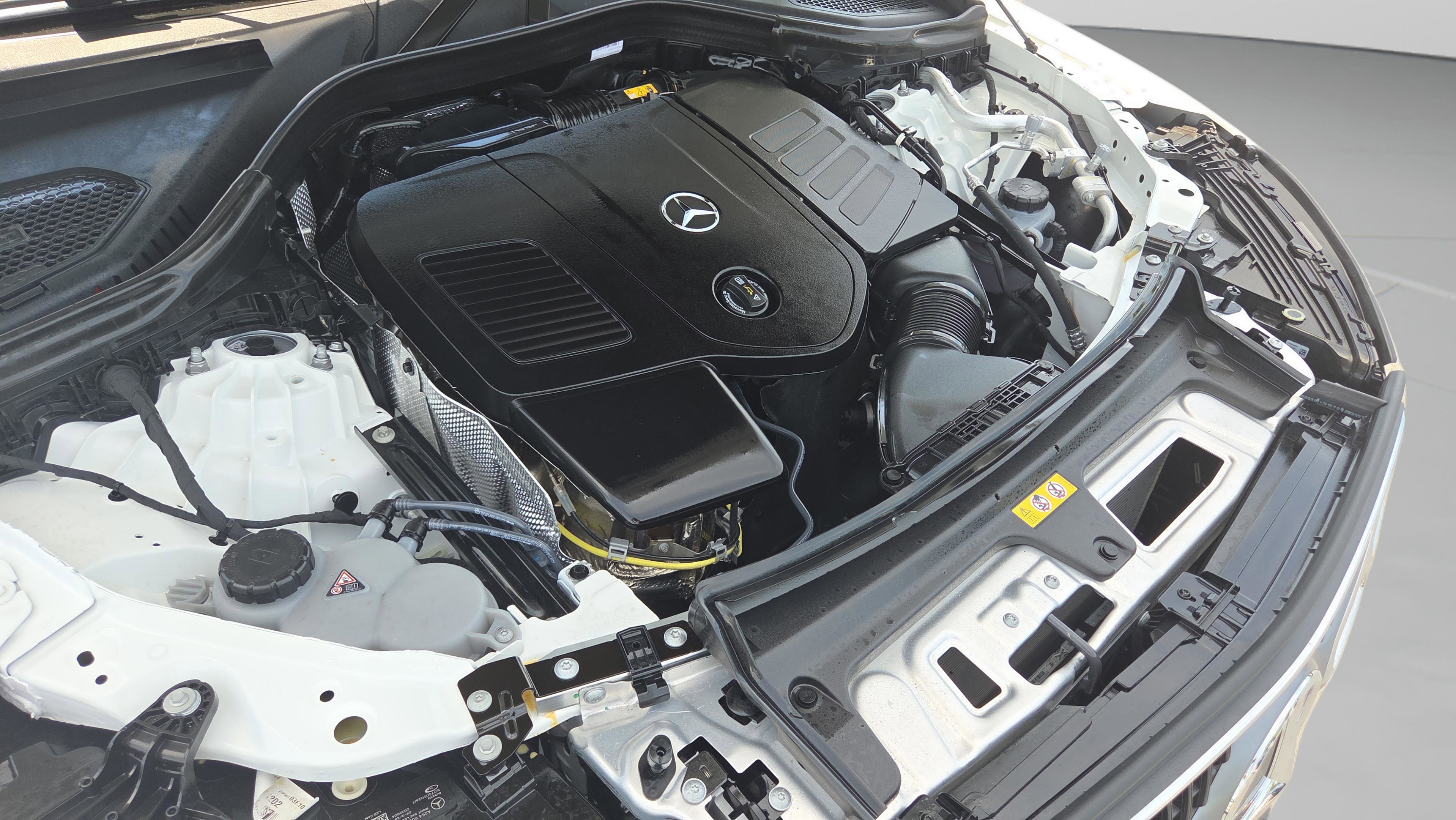 Used 2025 Mercedes-Benz GLC 300 image 18