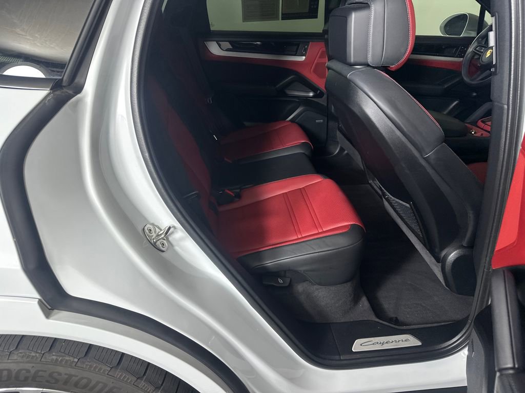 Used 2025 Porsche Cayenne Coupe AWD/4WD image 15