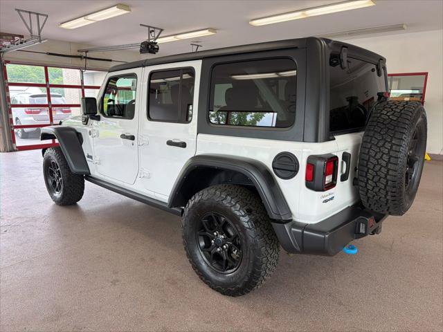 Used 2024 Jeep Wrangler Unlimited AWD/4WD image 21