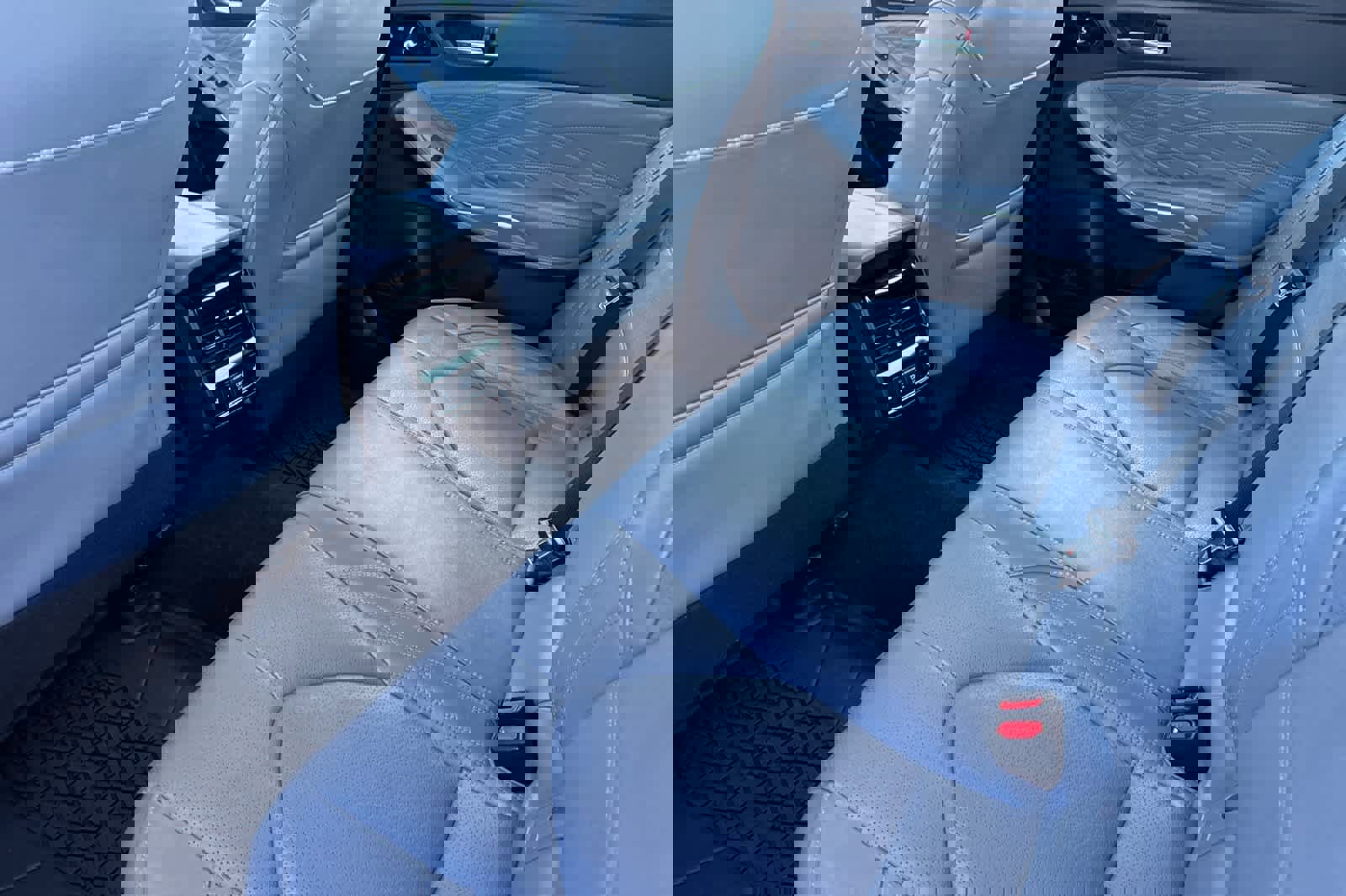 Used 2019 Toyota Avalon Limited w/ Advanced Safety Package image 4