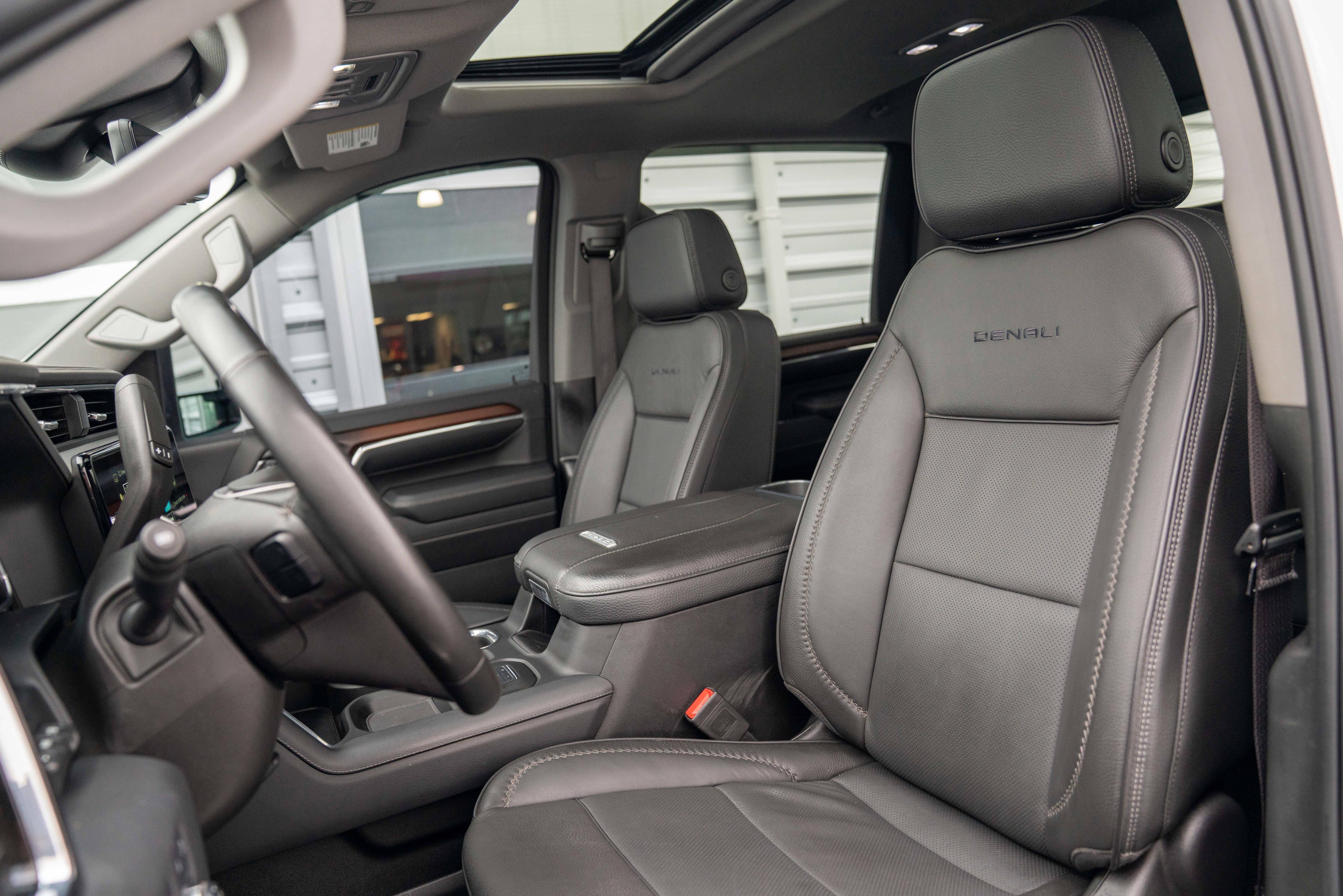 Used 2024 GMC Sierra 3500 Denali w/ Denali Reserve Package image 11