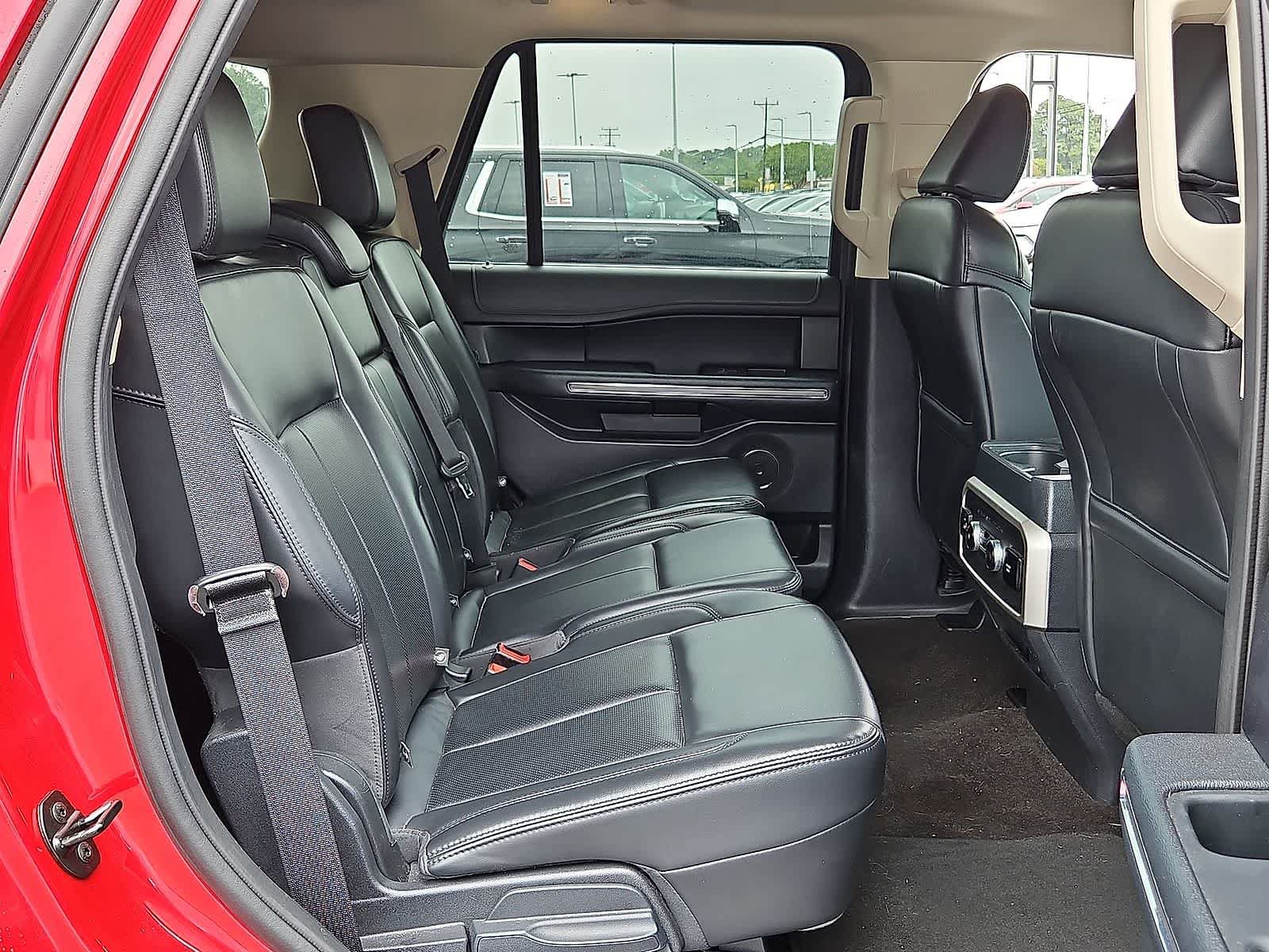 Used 2022 Ford Expedition XLT RWD image 32