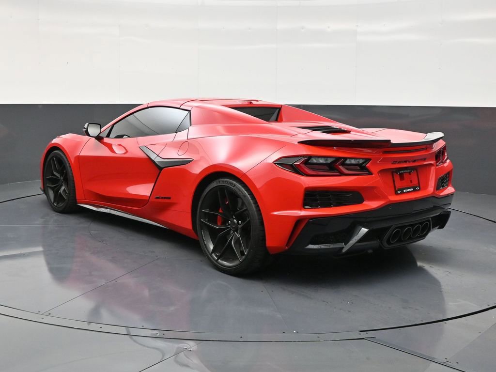 Used 2025 Chevrolet Corvette Z06 image 3