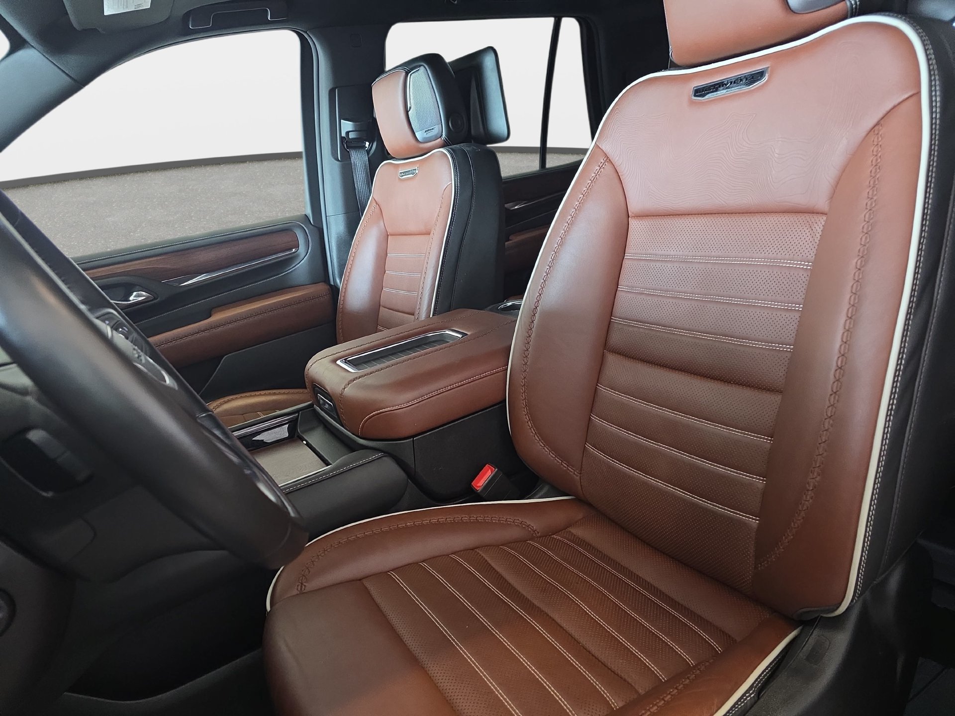 Used 2023 GMC Yukon Denali Ultimate AWD/4WD image 15