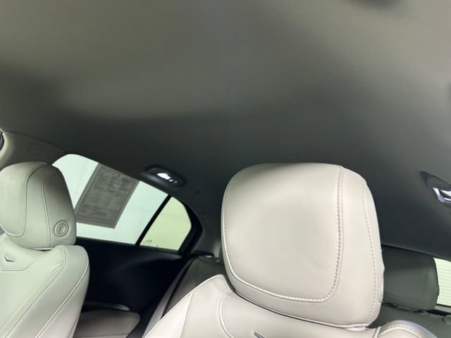 Used 2019 Cadillac XT4 Luxury w/ Cold Weather Package image 13