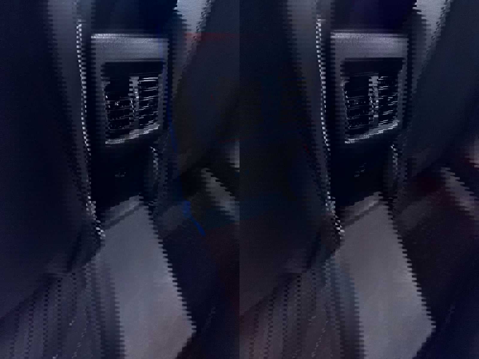 Used 2025 Toyota Camry SE w/ Convenience Package image 38