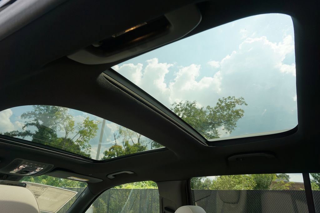 New 2025 Mercedes-Benz GLB 250 4MATIC image 16